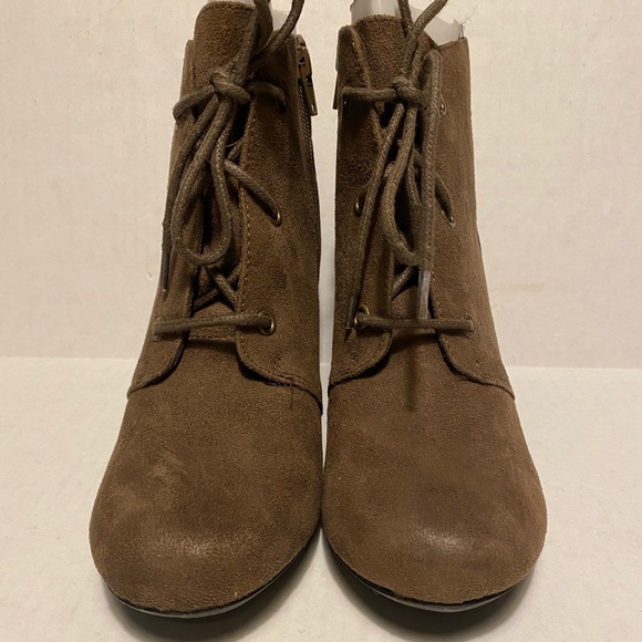 Rampage lace and zip up booties. Size 8 1/2. - Picture 2 of 5